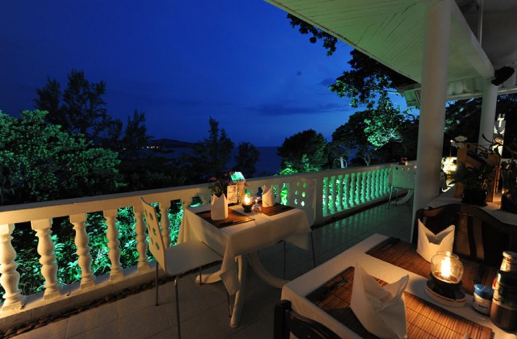 Karon Cliff Contemporary Boutique Bungalows Hotel Restaurant foto