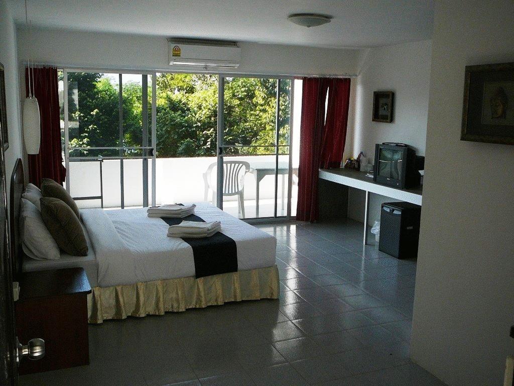 Karon Cliff Contemporary Boutique Bungalows Hotel Buitenkant foto